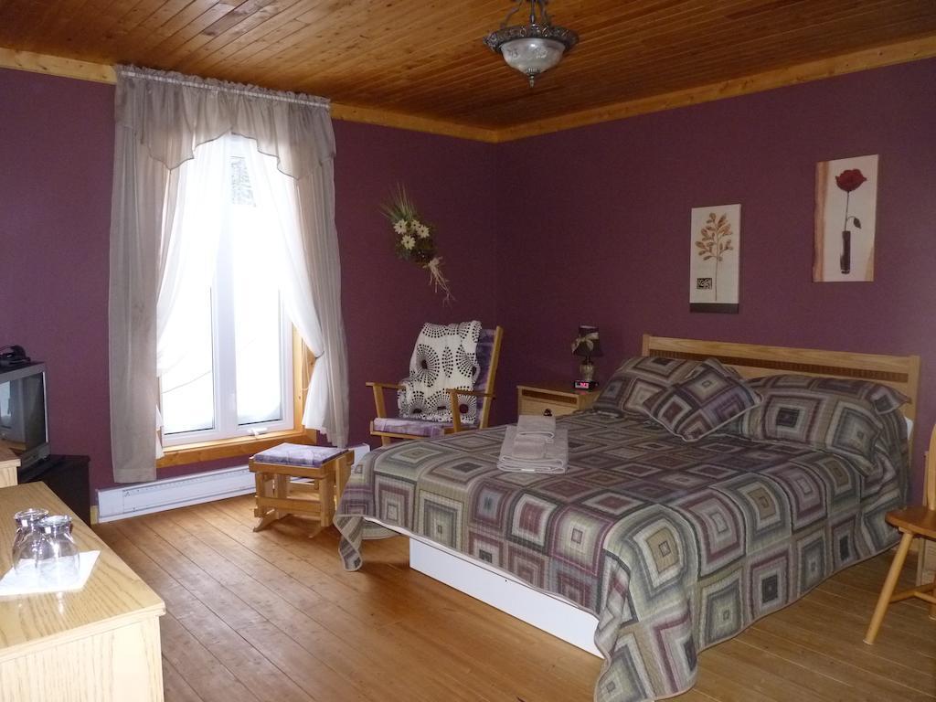 Bed and Breakfast Gite De La Riviere Chibougamau Pokoj fotografie